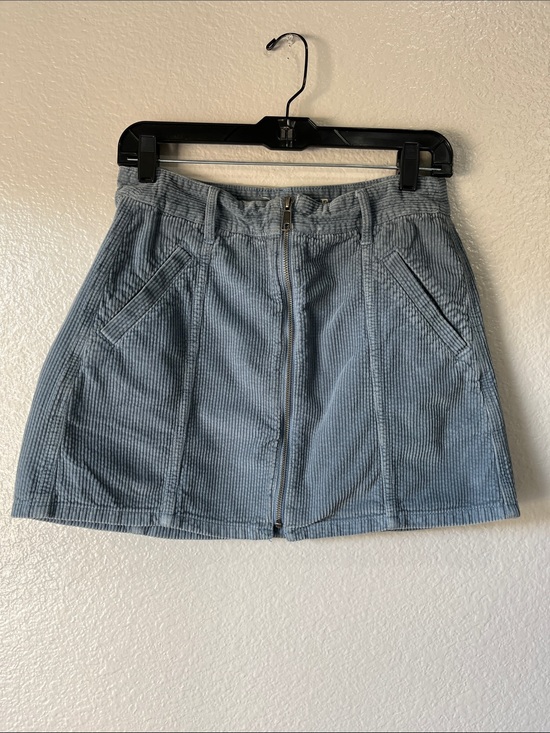 American Eagle Outfitters Dresses & Skirts - American Eagle Outfitters Light Blue Corduroy Zip-Front Mini Skirt Sz 6